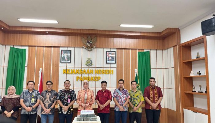 Kejari Pangkep Tetapkan 2 Tersangka Dugaan Korupsi Pengadaan Pemasangan 30 CCTV di 30 Kelurahan