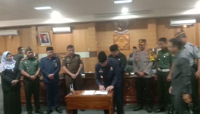 DPRD OKU Gelar Rapat Paripurna Penyerahan Dokumen LKPJ Bupati OKU Tahun 2023 dan Pembentukan Pansus LKPJ