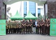 Baksos Berkah Ramadan, Kejati Sumut Bagi-Bagi Takjil Kepada Masyarakat