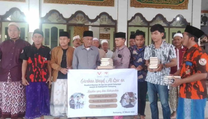 Menebar Kebaikan di Bulan Suci, KPD RKI Sampang Berikan Wakaf Al-Qur’an di 14 Kecamatan