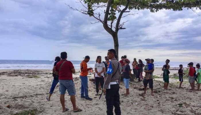Polres Pesisir Barat Bersama Tim SAR Gabungan Kembali Mencari Korban Tenggelam di Pantai Biha di Hari ke 2