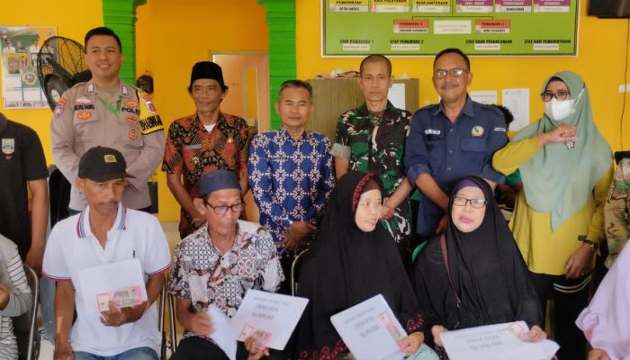 Agar Penyaluran BLT DD Tepat Sasaran, Bhabinkamtibmas Pekon Way Sindi Lakukan Pengamanan
