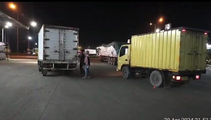 Marak Pengangsu Solar Subsidi  di SPBU 44 59516