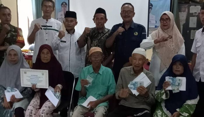 Pembagian Blt-DD Tahap 1 Tahun 2024 Kepada 14 KPM di Pekon La’ay Kecamatan Karya Penggawa Berjalan Lancar
