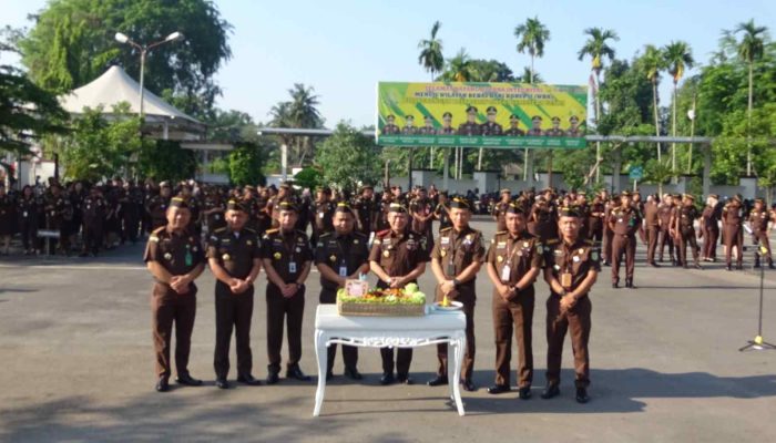 Kejati Sumut Peringati HUT Persaja Ke 73 Dengan Pemotongan Tumpeng