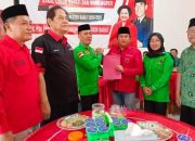 Dedi Irawan Serahkan Berkas Sebagai Bacalon Bupati Pesisir Barat di DPC PDIP