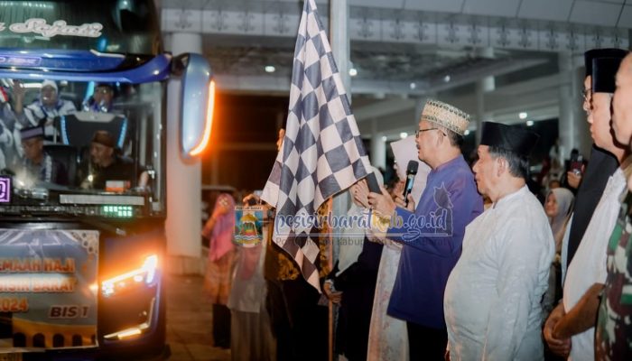 Bupati Lepas Keberangkatan 73 Calon Jama’ah Haji Asal Pesisir Barat