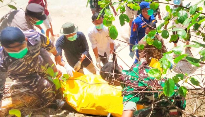 Satpol Airud Polsek Tello dan TNI dan Dinkes Nias Selatan Evakuasi Mayat di Perairan Pulau Hibala