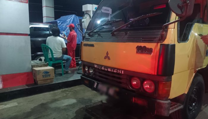 Luput Dari Pantauan, SPBU 44.532.13 Randegan-Cilacap Bebas Mengisi Bak Pasar Mafia Solar, Diduga Polres Cilacap Terkesan Tutup Mata
