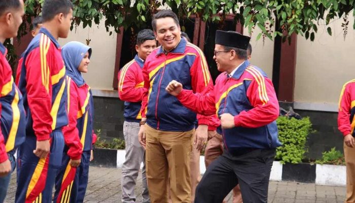 Sekda Pakpak Bharat Lepas Atlit Yang Berlaga di Pekan Olah Raga Pelajar Sumut