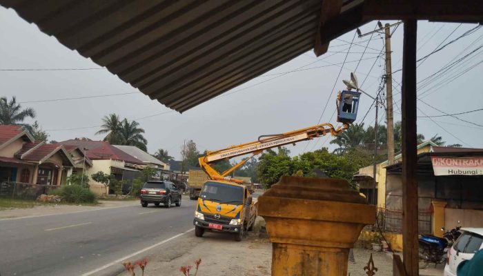 Kabid Dinas Perkim : Proses Kegiatan Hari Libur Perbaikin Lampu Jalan di Dusun Kebun Tidak Adanya Kendala