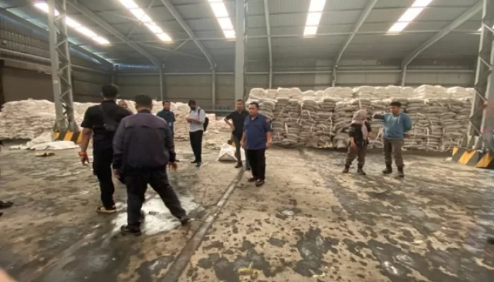 Kejagung Sita Ribuan Ton Gula di PT SMIP