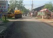 Warga Apresiasi Kinerja Pemkab Tanjabbar, Kadis PUPR Respon Cepat Aspal Jalan Manunggal Dua Baharik