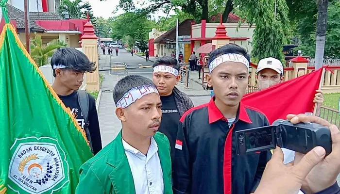 Aksi di Mapoldasu, BEM UMN AW Medan Desak Tangkap Pemilik PT Super Andalas Plastik & PT Cakra Sukses Logamindo