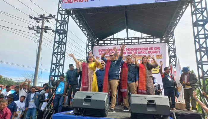 Cabup dan Wabup Taput Jonius Taripar P Hutabarat dan Deni Lumbantoruan Daftar ke KPU Taput Didukung 7 Parpol