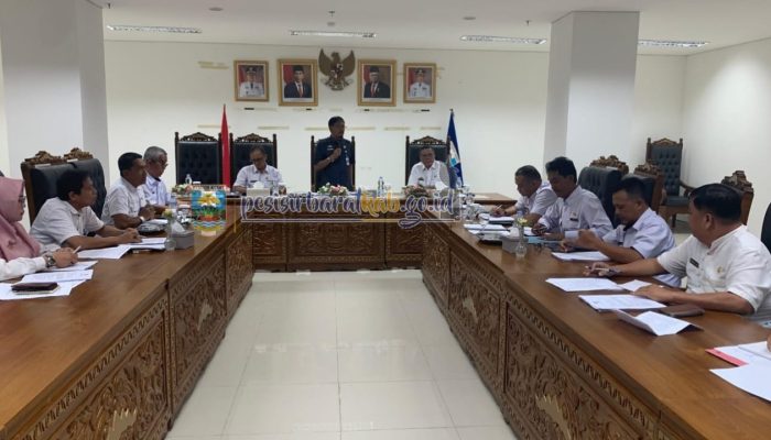 Bupati Agus Istiqlal Pimpin Rapat Persiapan Pembangunan Surfing Center dan Wisma Atlet