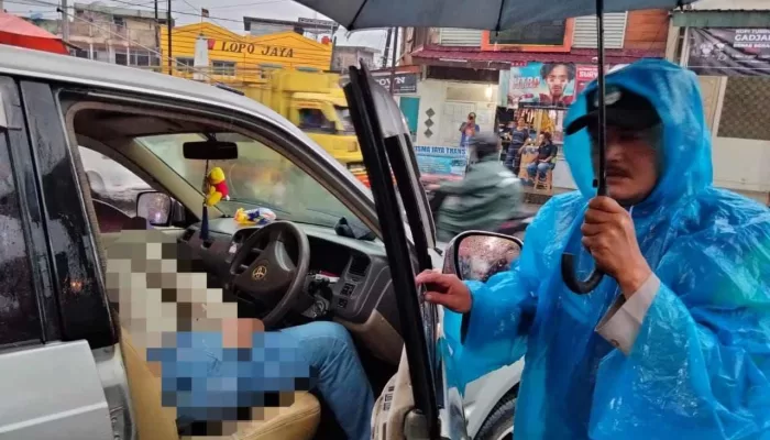 Seorang Pengemudi Ditemukan Tewas di Dalam Mobilnya