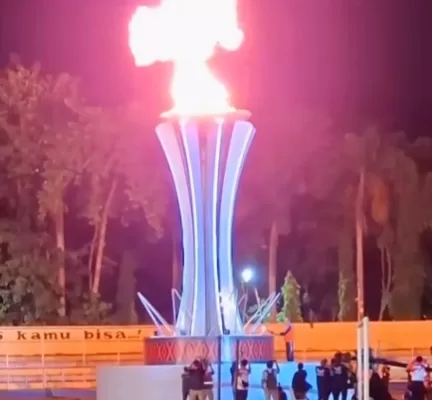 Syamsul Anwar dan Iwan Karo-Karo Jadi Pembawa Api Obor pada Pembukaan PON XXI di Deli Serdang