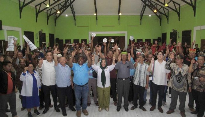 Maximus dan Peggi Hadiri Forum Masyarakat Jawa Kabupaten Mimika: Membangun Harapan Bersama