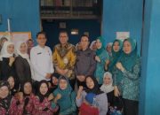 Pj Bupati Lahat Pimpin Langsung Proses Penyaluran Bansos Kepada Lansia dan Ibu Hamil