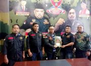 Wakil Ketua GRIB Jaya Sumut Serahkan SK Penunjukkan Koko Hasibuan Sebagai Plt Ketua GRIB Jaya Paluta