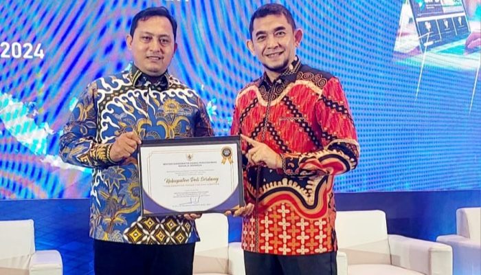 Pemkab Deli Serdang Raih Penghargaan TP2DD Kabupaten Terbaik II Tahun 2024 Wilayah Sumatera