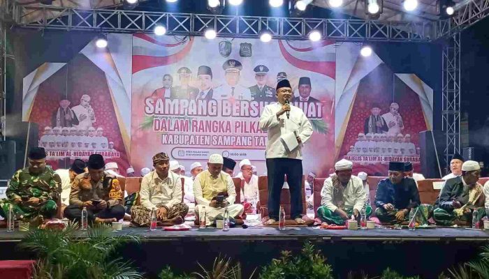 Pj Bupati Ajak Masyarakat Sampang Bersholawat