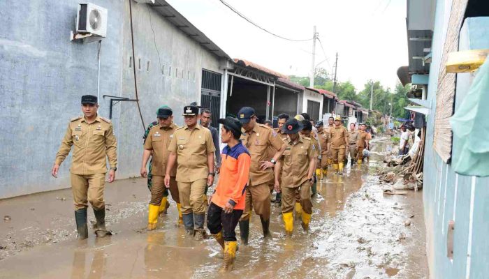 Pj Bupati DS Tinjau Situasi & Kondisi Pascabanjir di Perumahan Villa Patumbak Permai