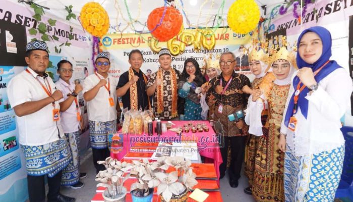 Asisten I Audi Marpi Buka Kegiatan Panen Hasil Karya Program Guru Penggerak Angkatan 10 Kabupaten PESIBAR