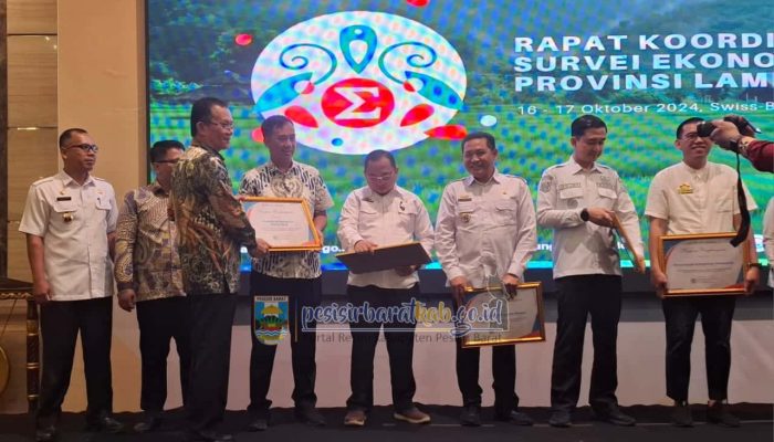 Pemkab PESIBAR Terima Penghargaan EPSS Tahun 2024