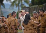 Bupati Pakpak Bharat Gelar Apel Gabungan Sekaligus Berikan Pengarahan Kepada Jajaran