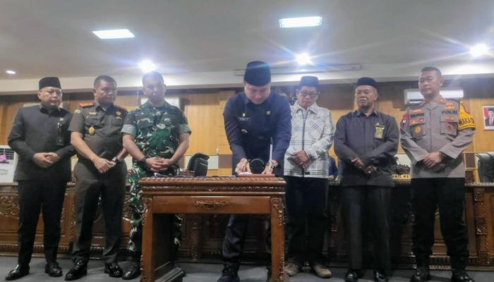 Rapat Paripurna Xl DPRD OKU Masa Persidangan II APBD Tahun 2025 Disahkan