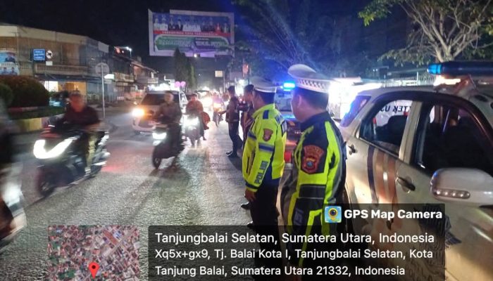Sat Lantas Polres Tanjungbalai Melaksanakan Blue Light Patrol dan Penjagaan dan Sambangi Warga