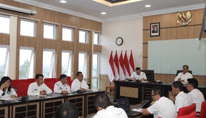 Bupati Pakpak Bharat Pimpin Rapat Perdana Dengan Seluruh Pimpinan OPD