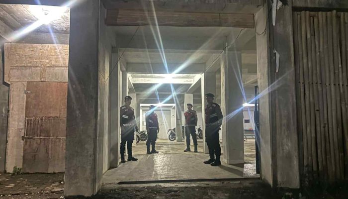 Sat Samapta Polres Pakpak Bharat Lakukan Patroli Sahur dan Sholat Subuh Demi Menjaga Kamtibmas