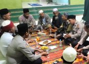 Polsek Sukaramai Sholat Tarawih di Mesjid Al Mubarokah Kecamatan Kerajaan Bersama Masyarakat