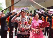 Jejakkan Kaki di Mapolres Pakpak Bharat, AKBP Pebriandi Haloho di Sambut Tarian Adat Pakpak Bharat Era – Era