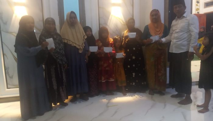 Pemdes Panyepen Berbagi Bersama Anak Yatim dan Kaum Dhuafa