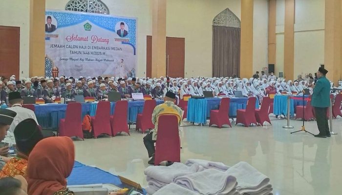 Calon Jemaah Haji Kloter II Asal Deli Serdang Tiba di Asrama Haji Medan