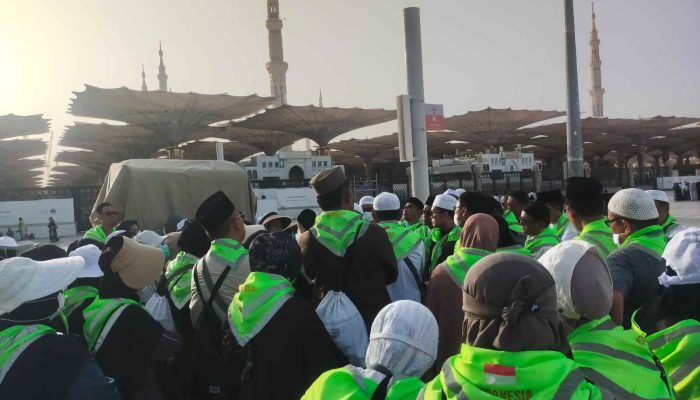 Jemaah Haji Kloter 9 Kunjungi Mesjid Nabawi