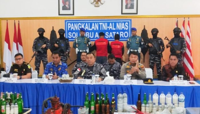 Tim F1QR Lanal Nias Amankan 2 Unit Kapal Motor Pembawa Bom Ikan di Pulau Sambulaling dan Pulau Pini Kabupaten Nias Selatan
