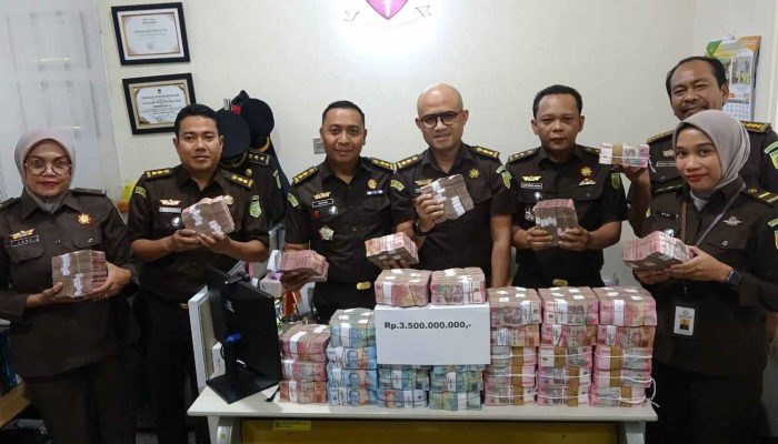 Kejati Sumut Terima Penitipan Kerugian Keuangan Negara Sebesar Rp 3,5 Miliar Kasus Dugaan Korupsi Pemotongan ADD Kota Padangsidempuan