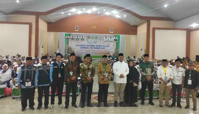 Bupati dan Wakil Bupati Batubara Sambut Kedatangan Jemaah Haji Dari Tanah Suci