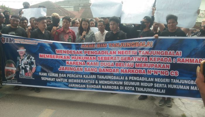 BIM Kota Tanjungbalai Gelar Aksi Damai di Kantor Kejaksaan Negeri dan Pengadilan Kota Tanjungbalai, Minta Tersangka Narkoba “R” di Hukum Seadil Adilnya