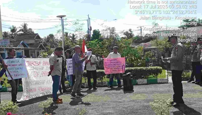 Kejari Bengkulu Tengah Kembali Didemo LSM Pekat Bengkulu