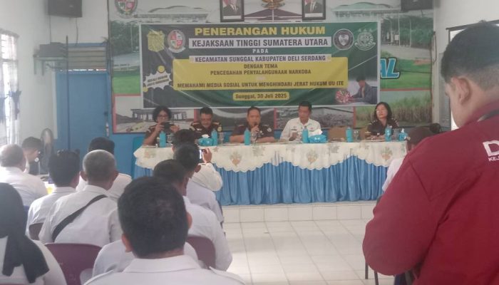 Kejati Sumut Gelar Luhkum di Kecamatan Sunggal, Ingatkan Bahaya Penyalahgunaan Narkoba dan UU ITE 