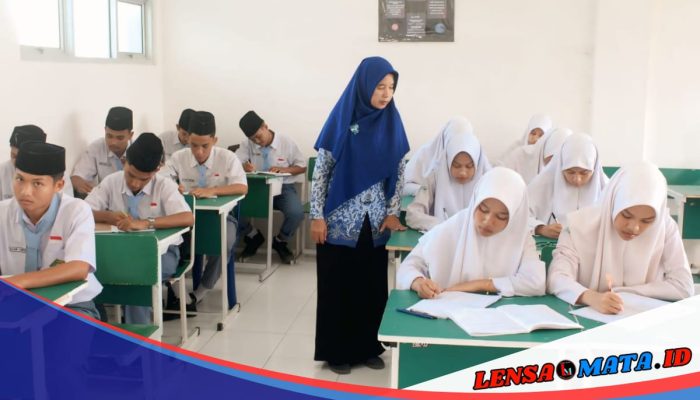 Sosok Inspiratif Guru MAN Tanjungbalai, Tumbuhkan Minat Literasi Siswa Melalui Pojok Sastra