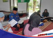 Sentuhan Spiritual, Penyuluh Agama KUA Binjai Timur Dampingi Penghuni Panti Jompo Belajar Al Quran