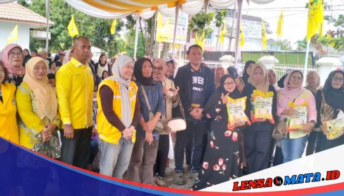 Rayakan HUT ke 61, Partai Golkar Kabupaten OKU Bagikan Ribuan Paket Sembako Kepada Masyarakat