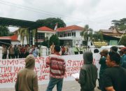 Pledoi Sidang Rahmadi Diwarnai Dengan Aksi Demo Masyarakat Dan Pemuda